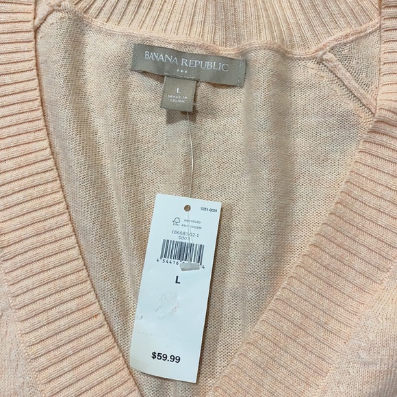 NWT Banana Republic V Neck Lightweight Sweater - Picture 7 of 9